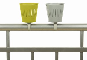 Balkonowy świecznik montowany na balustradzie